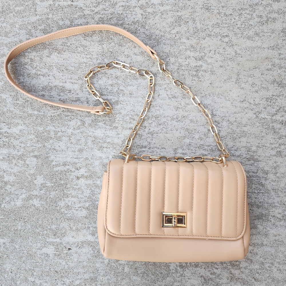 Forever 21 Beige/Nude/Cream Quilted Chain Strap Crossbody Purse Bag